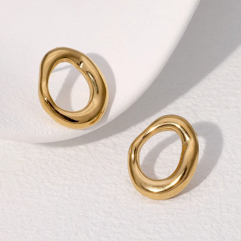 Aretes Nova