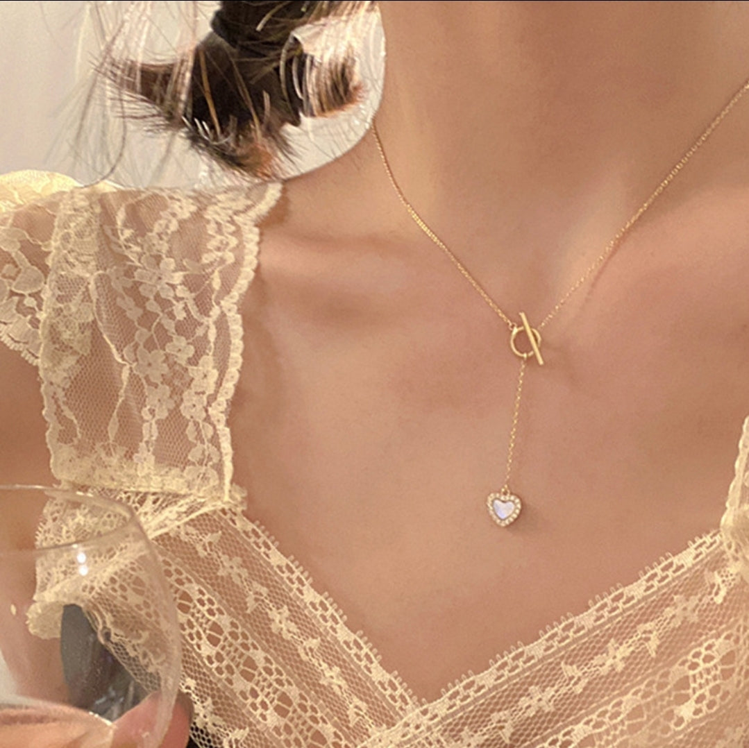 Collar Corazón Alargado