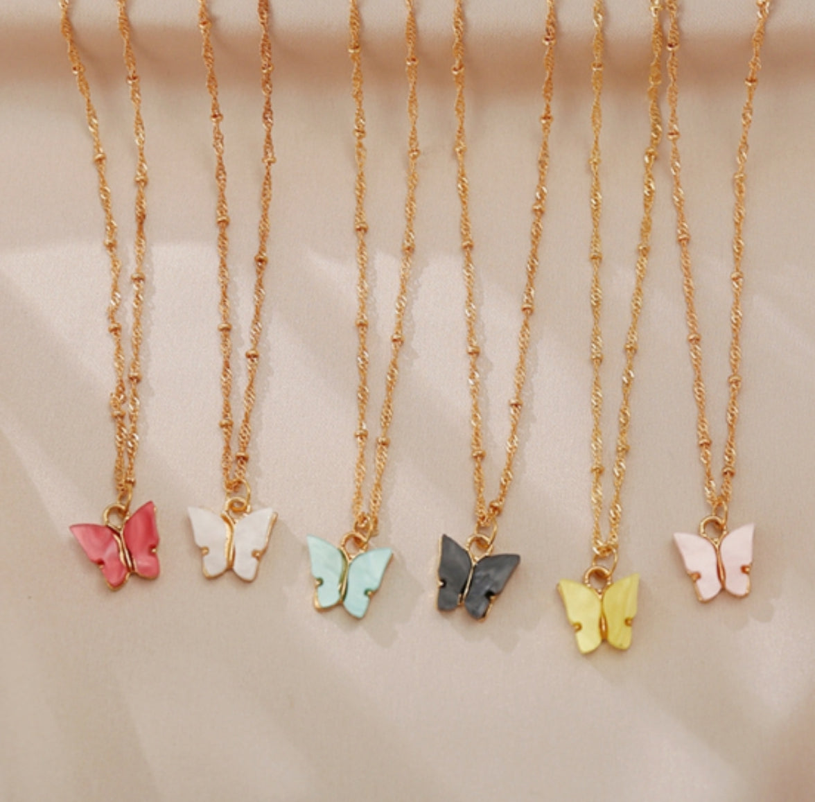 Collar Mariposa Clásica